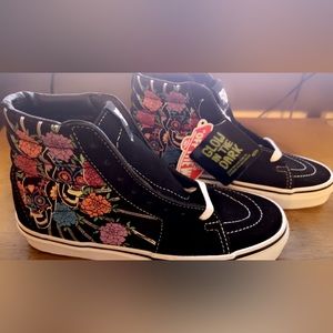 Vans Día de los Muertos Glow In The Dark Sk8-Hi Sneakers. 4.0 men’s 5.5 Women’s
